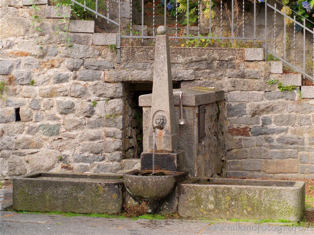 Quittengo frazione di Campiglia Cervo (Biella) - Antica fontana